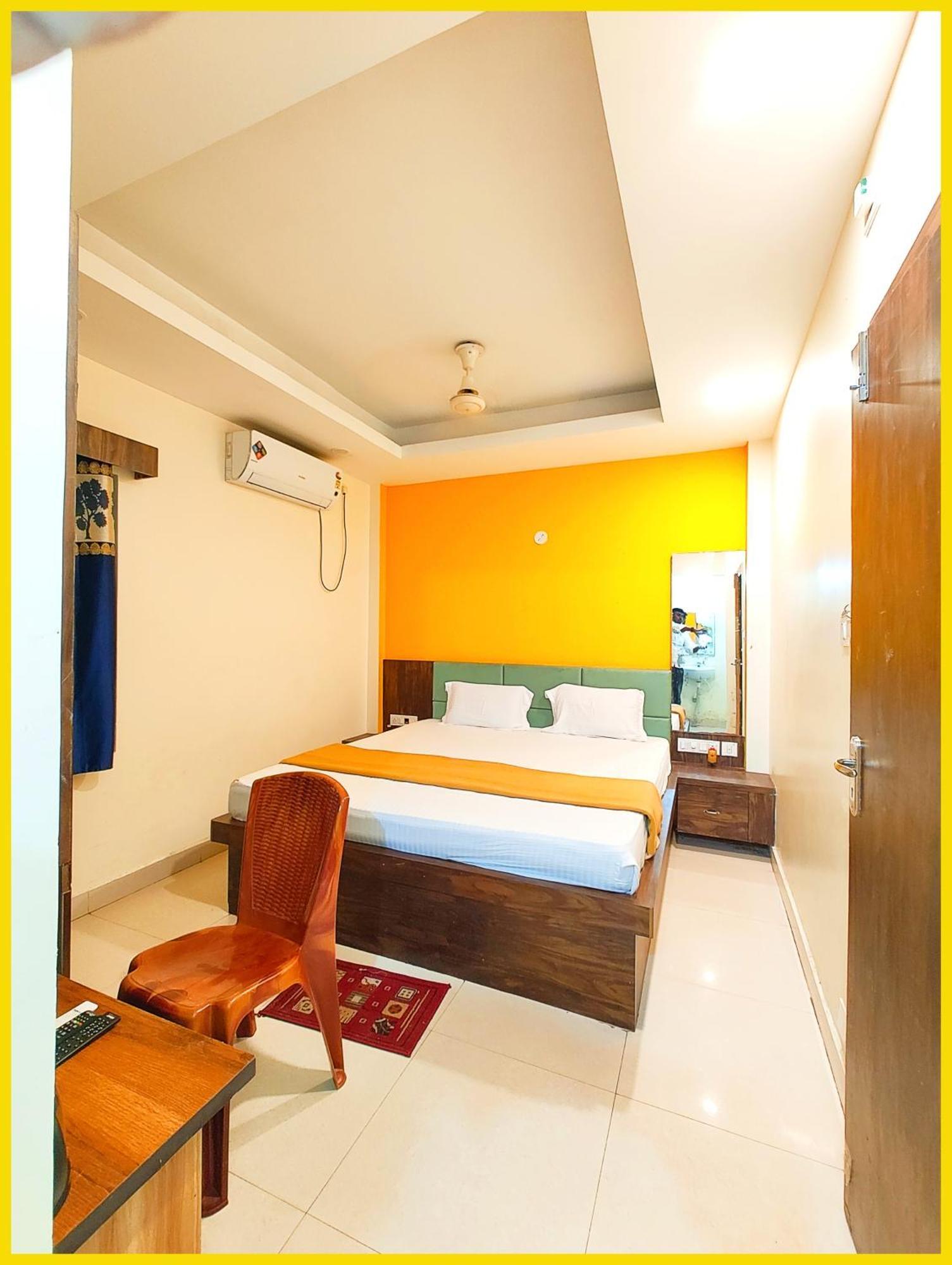 Jagdish Palace Near Sea - Free Wifi - Lift & Parking Facility - Fully Air Conditioning Luxuary - Premium In 2* Puri